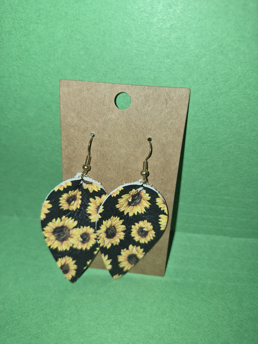 Sunflower Teardrop Earrings - Black & Yellow Floral Women Accessories